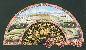 明清时期，广州对外交流很多，折扇里是一幅清代长洲岛全景水粉画，是当时“老外”喜爱的工艺品。