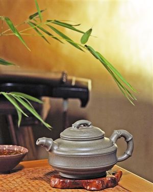 张明强作品《绿泥双线竹鼓壶》。（受访者供图）