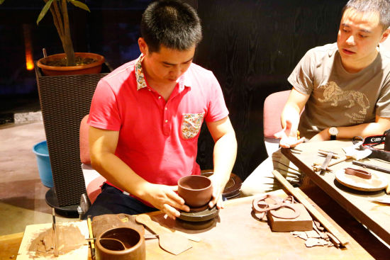 现场展示制壶技艺