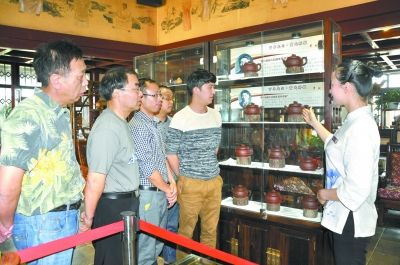 140把紫砂壶纪念黄兴诞辰