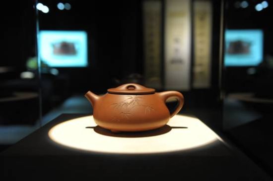 顾景舟制 吴湖帆书画 大石瓢壶