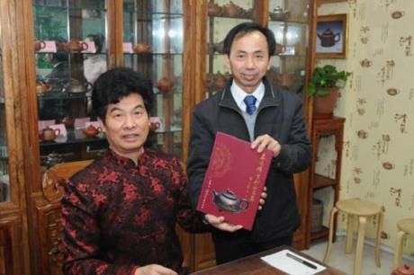 朱建伟老师与壶友合影留念