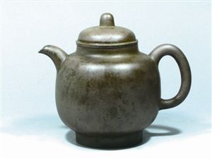 方曾三大将军壶（清康熙年）