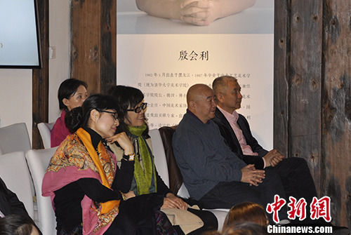 殷会利的姐姐、歌唱家殷秀梅现身开幕式