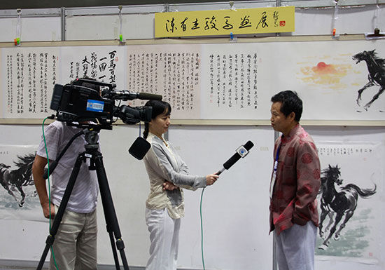 《重庆卫视》采访军旅书画家陈有杰