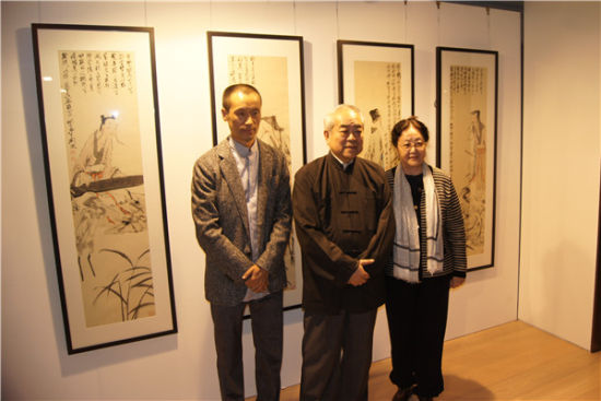 艺术家与老师范曾合影