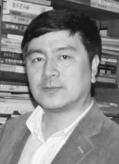 张瑞田 1963年生于吉林，作家、书法家。