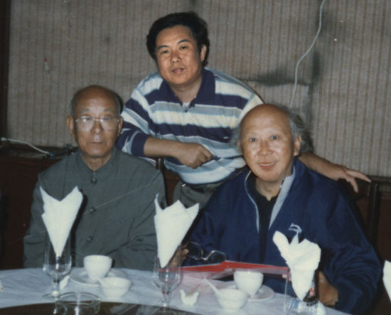 本文作者张文成（中）与齐良迟先生（左）、陈大章先生（右）