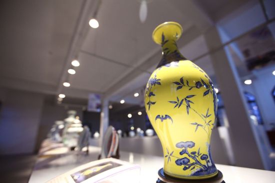 瓷器展现场