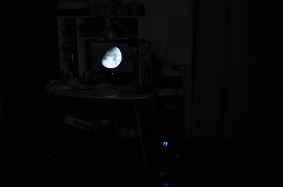 卢征远 《房间中的月亮》-摄影