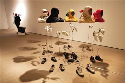 印尼艺术家加佩特·库斯丹托创作的《上演集体主义》。