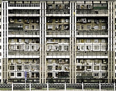 曾力摄于2010的作品《北京公寓》。（主办方供图）