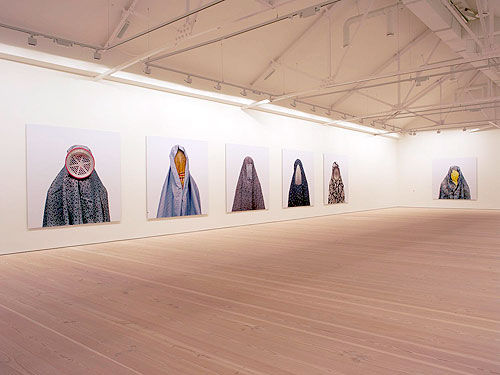 Shadi Ghadirian, Saatchi Gallery（伊朗女性艺术家于沙奇艺廊展出）