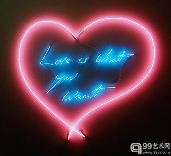 翠西·艾敏霓虹灯作品《爱是你想要的东西》静态图