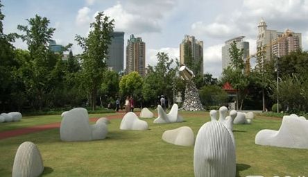 2012上海国际雕塑展(座千峰)地景装置。