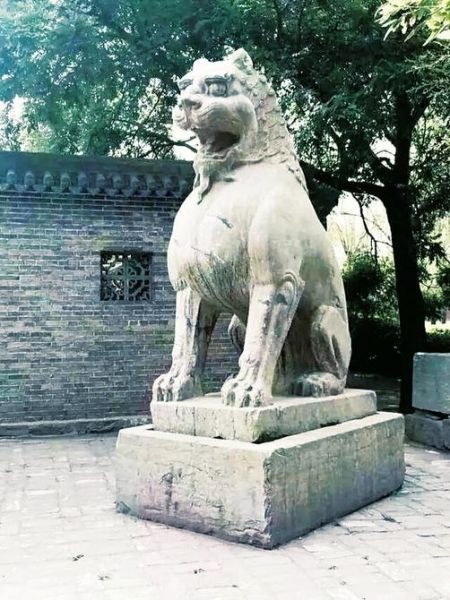 石狮是南徐村民山脚下挖砂时发现 