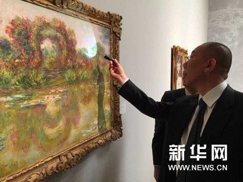 　5月11日，在纽约苏富比的拍卖会上，大连万达集团以2041万美元，约合人民币1.27亿买下了莫奈佳作《睡莲池与玫瑰》。