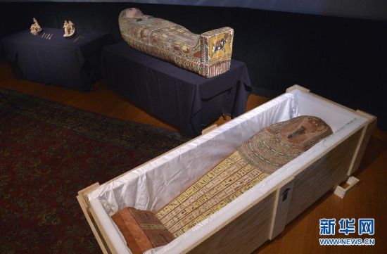 这是4月22日在美国首都华盛顿的国家地理学会拍摄的即将回归埃及的走私文物。
