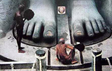 耆那教巨型石雕像