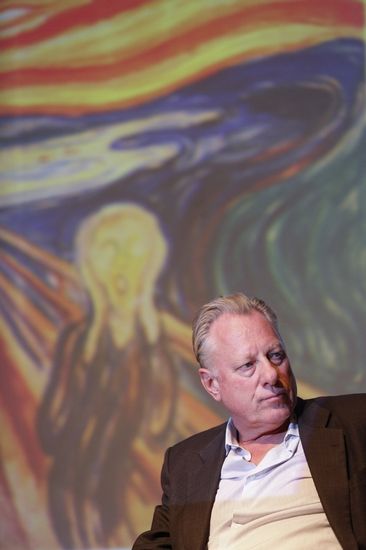 挪威蒙克美术馆现任馆长斯坦因·奥拉夫·亨里克森，其背景就是蒙克名作《呐喊》的投影。