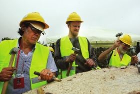 (9月16日，洋湖湿地公园，首届中国（长沙）国际雕塑艺术节开凿仪式现场。图/记者陈正)