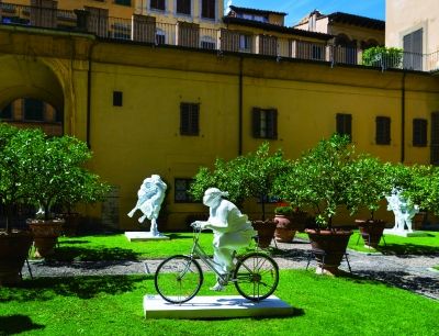 许鸿飞雕塑作品放置于美第奇宫