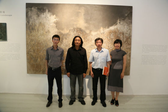 中国美术馆馆长范迪安在展览现场