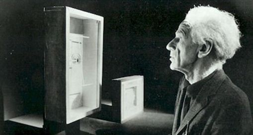 草间弥生最崇拜的男友大半生被母亲强控 