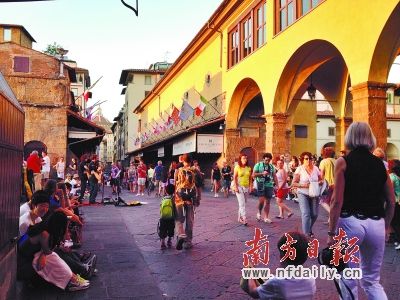 热闹的“旧桥”