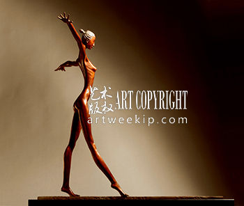  章华《起跳》 青铜铸造 