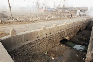 ■900余年历史的古桥，满眼的破败与凄凉。