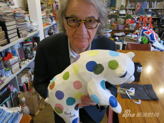 Paul Smith设计熊猫雕塑
