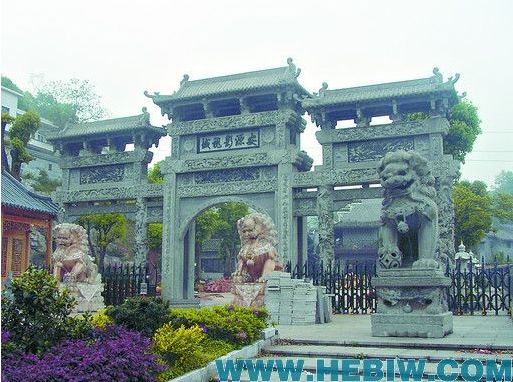 郑厂村石雕艺人雕刻的石雕作品