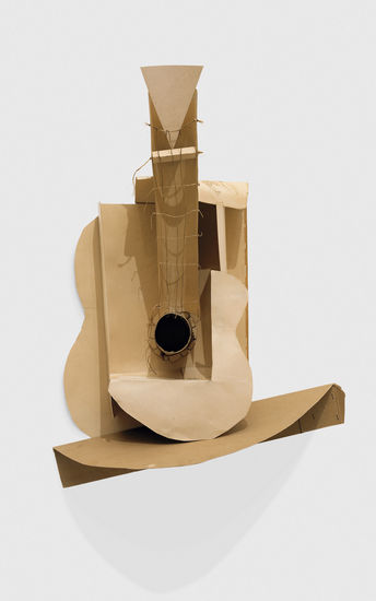 毕加索雕塑作品《吉他和静物》（1913）