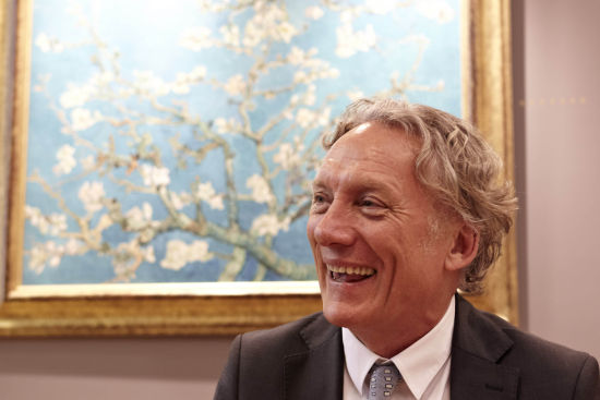 Vincent Willem van Gogh先生最爱的梵高画作为《盛开的杏树》，其鲜艳的色彩令他感受到曾叔祖父对生命与艺术的热忱。该画作是梵高庆祝弟弟提奥弄璋之喜而特别绘画，对梵高家族别具意义。