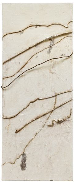 《屏__白》－2布面钢材，皮纸  166x66cm  2013年