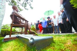 青铜坐像伴随徐邦达入土长眠