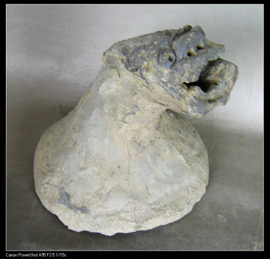 图2-1汉代陶塑龙头排水漏斗