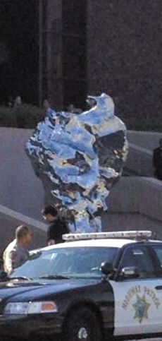 展望雕塑作品《假山石》