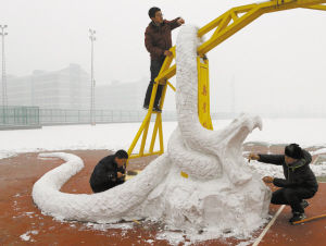 ■“巨蟒”活灵活现。本报记者　张海强　摄