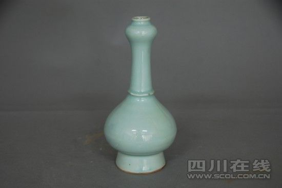 修瓷复后的青瓶（图片由四川博物院文保中心提供）