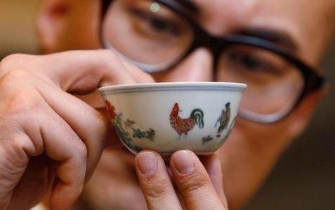 刘益谦花2.8124亿港元拍得的明成化斗彩鸡缸杯