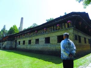 古窑景区的清代镇窑荣获“世界上最大的柴烧瓷窑”吉尼斯纪录
