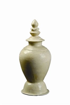 唐代巩义窑白瓷塔盖瓶