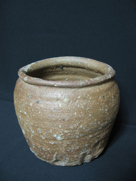 图8-古信乐小型陶罐