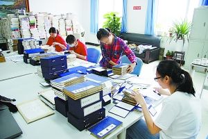 北京市古籍保护中心赴区县图书馆普查。