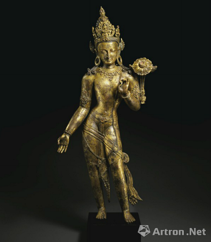 尼泊尔的13世纪鎏金铜观音立像