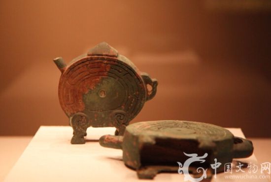 铜盉 铜盉，西周（公元前1046年―公元前771年），山西省临汾市翼城县大河口4055号墓出土，此器为实心体，现藏山西省考古研究所。