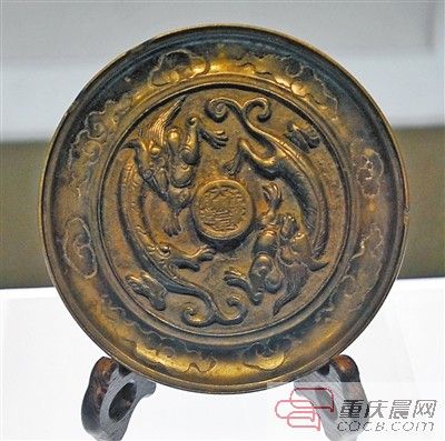“大顺政权” 时期的铜镜。
