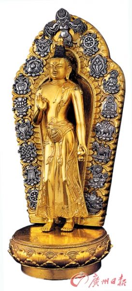 弥勒菩萨 　　十八世纪早期 　　高27cm 　　扎那巴札尔风格 　　红铜鎏金、嵌银